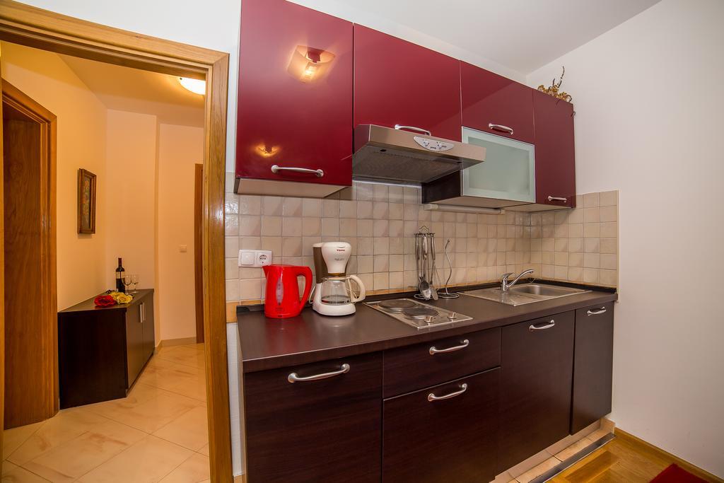 Apartments Kristina Makarska Exterior photo