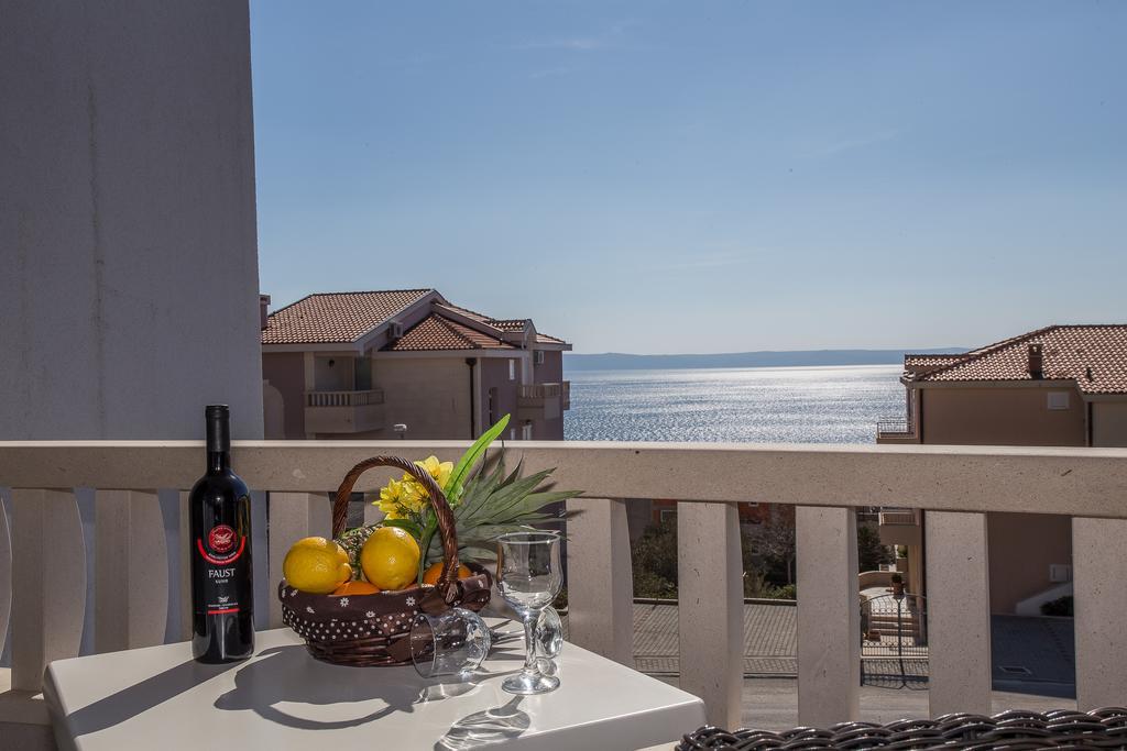 Apartments Kristina Makarska Room photo